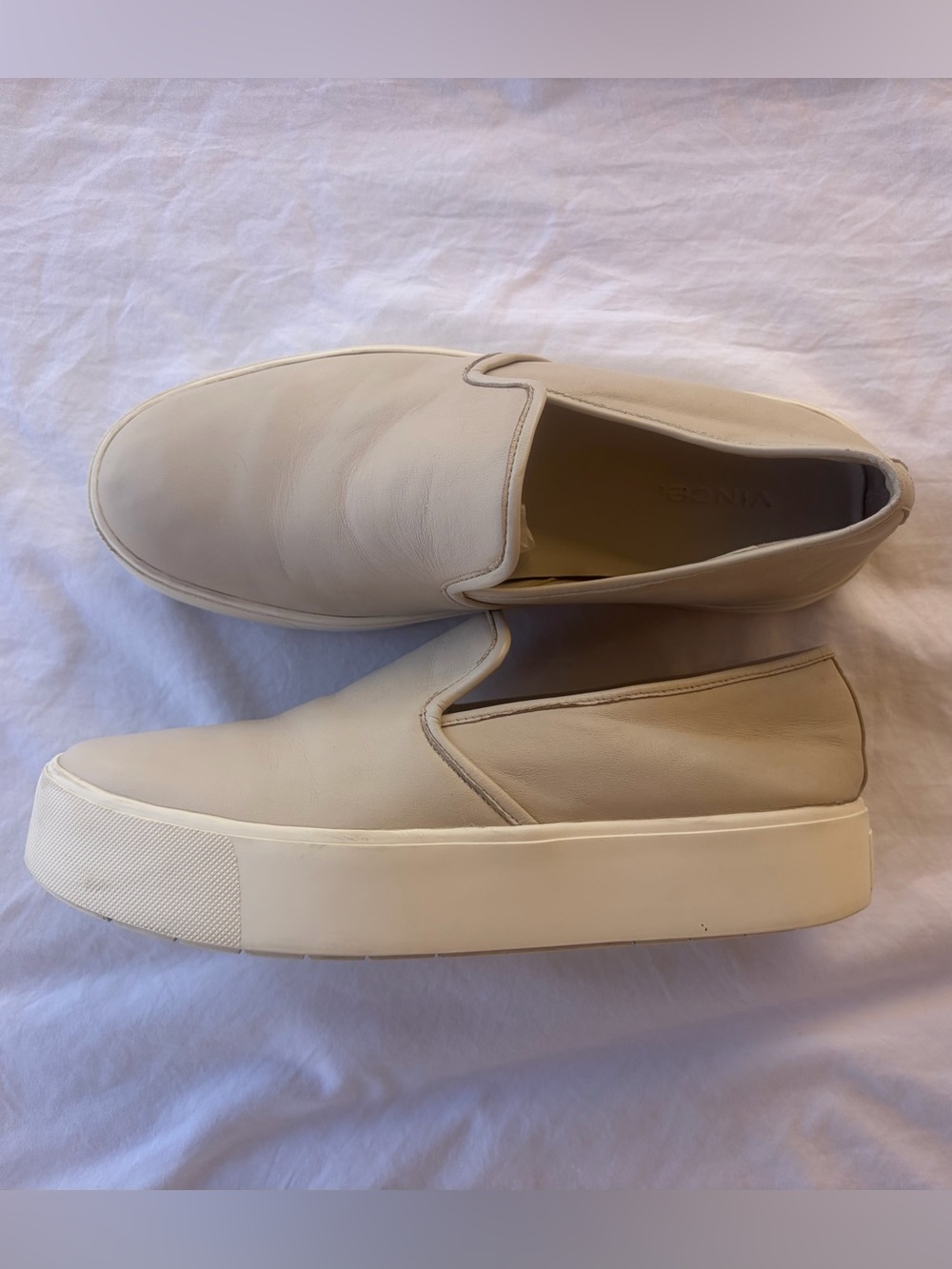 Vince Slip-On Women’s  Casual Sneakers in Cream Sz 7.5 Super Comfy Nice!